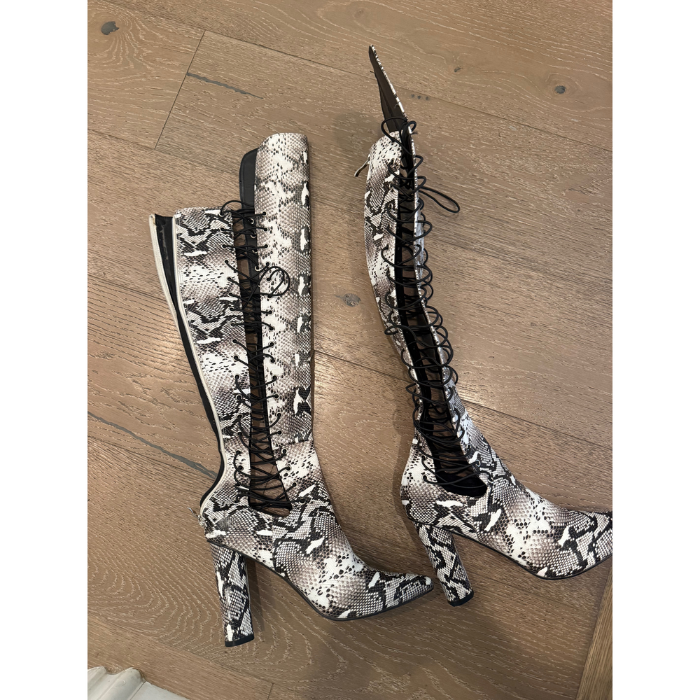Unknown Women's Snake Print Lace-Up Heeled Boots in White